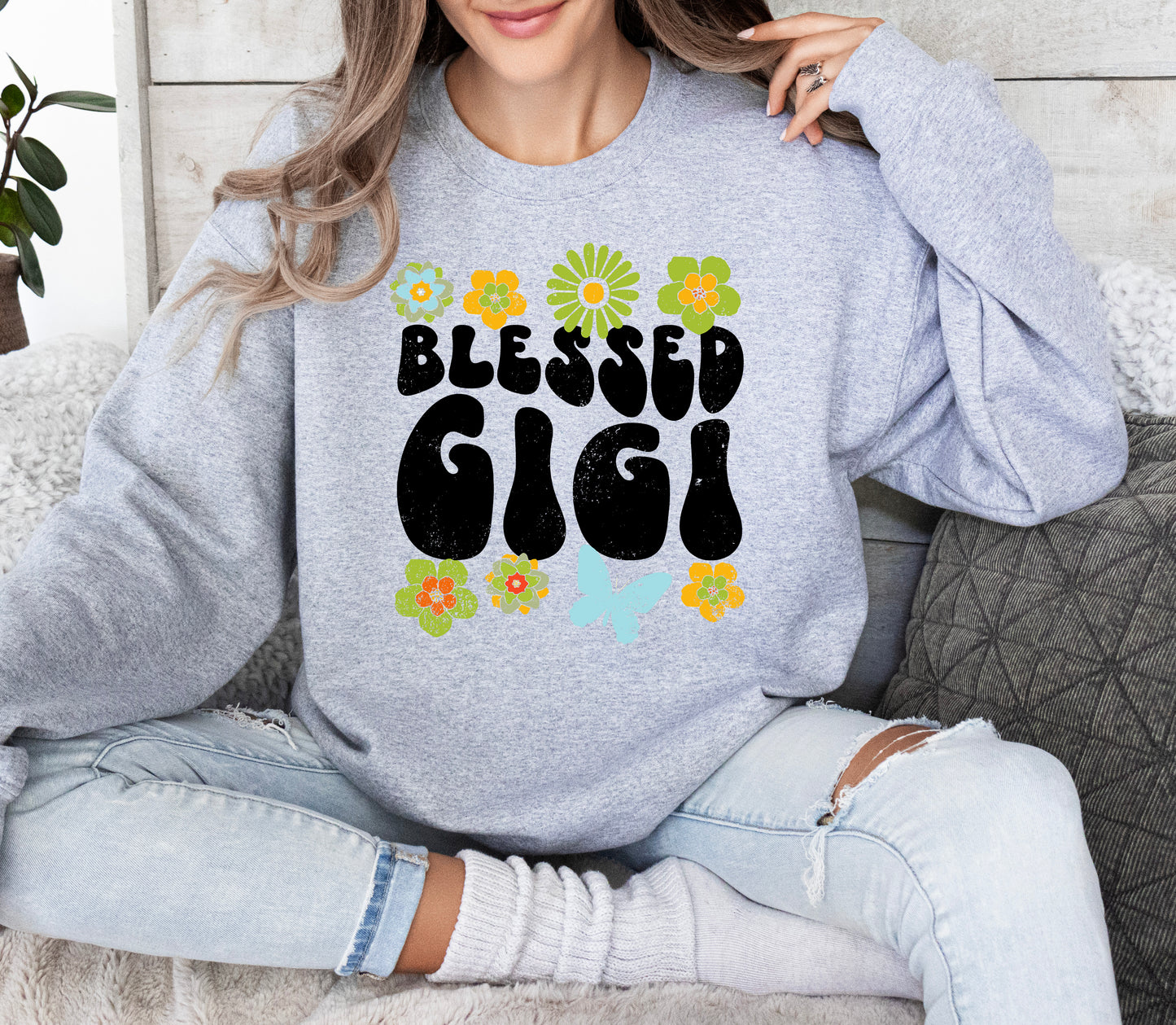 Blessed Gigi Retro Flowers Sweatshirt | Gigi Sweatshirt