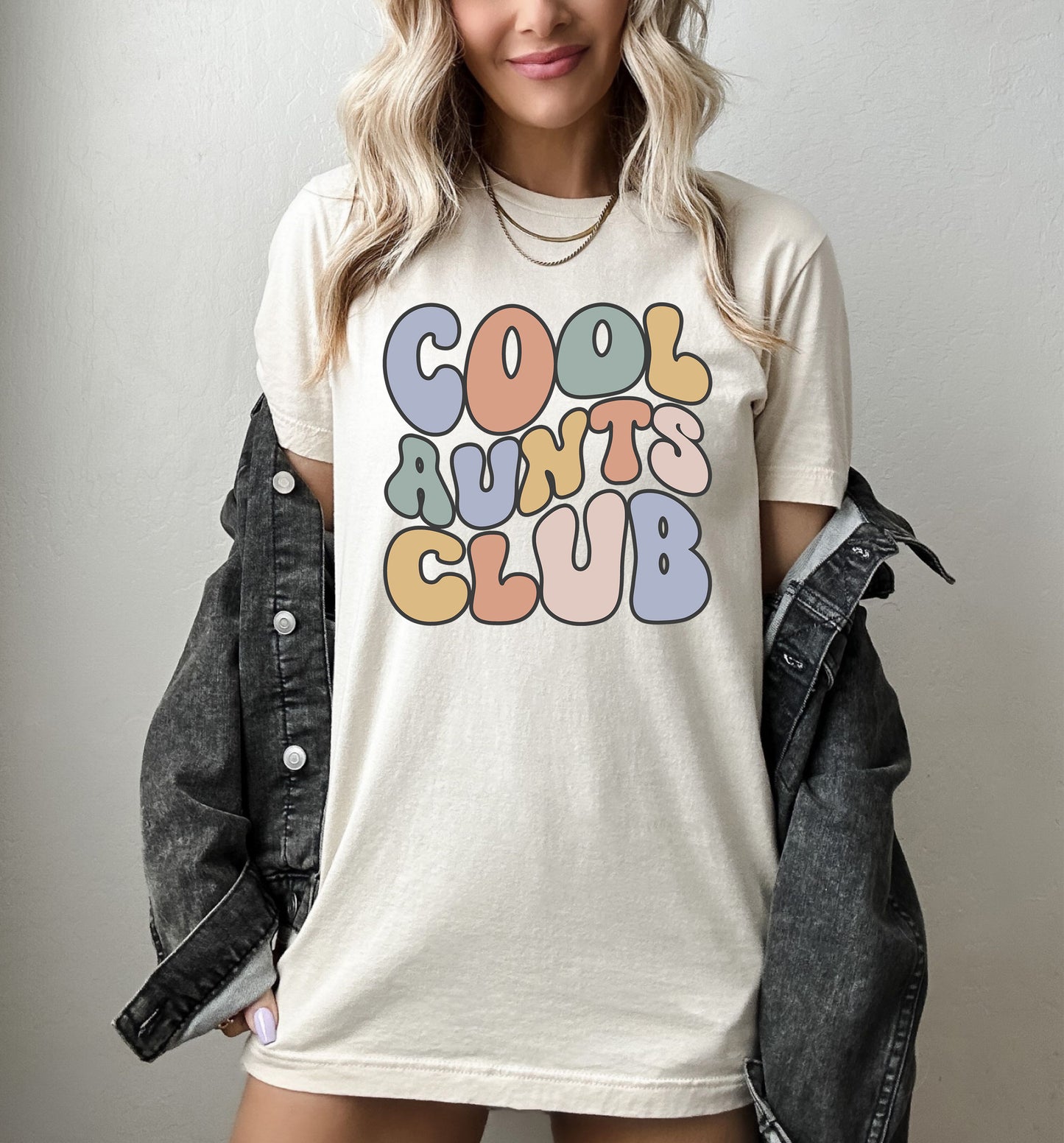 Retro Cool Aunts Club Shirt | Aunt Shirt | Light Garment