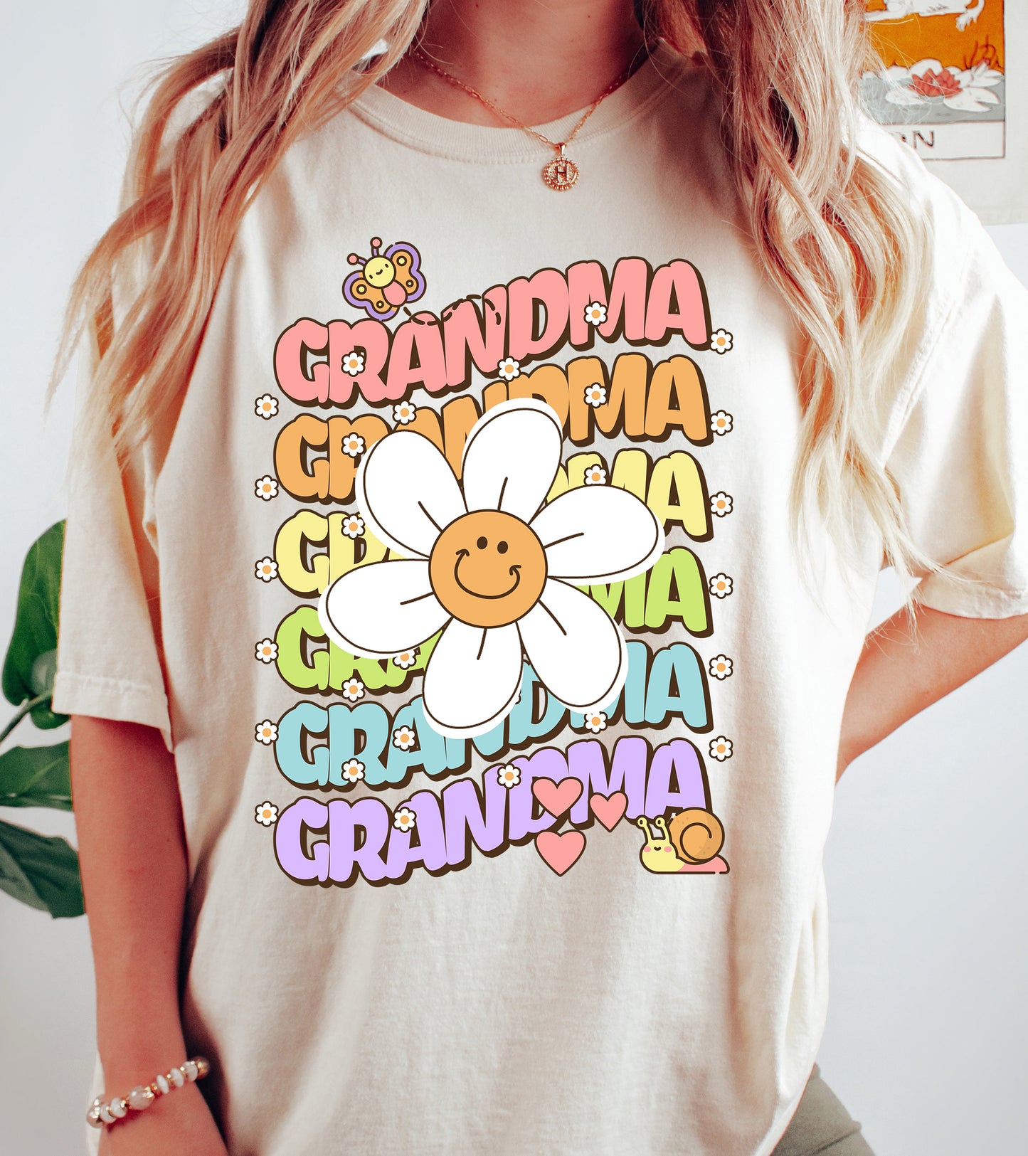 Grandma Retro Daisy Shirt | Comfort Colors Vintage Style Grandma Shirt
