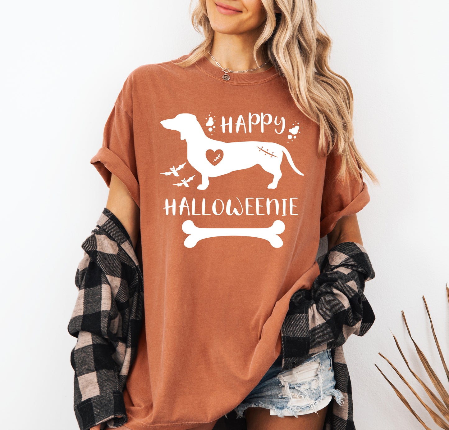 Happy Halloweenie Vintage Style Halloween Shirt | Dachshund Shirt